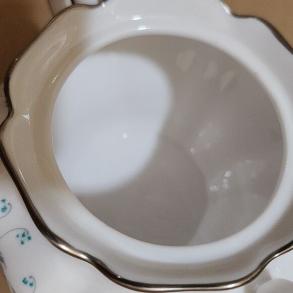 Spode Loralie Sugar Bowl with Lid Scalloped White Grey Teal Floral 4.75" Tall - Picture 7 of 9